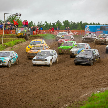 Lietainos laikapstākļos aizvadīts Latvijas autokrosa čempionāta otrais posms Vecpils autotrasē 